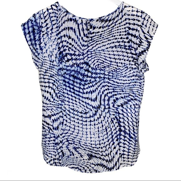 VIOLET & CLAIRE (Anthropologie) Mermaid Print Blouse With Cap Sleeves Blue Small - Picture 5 of 7